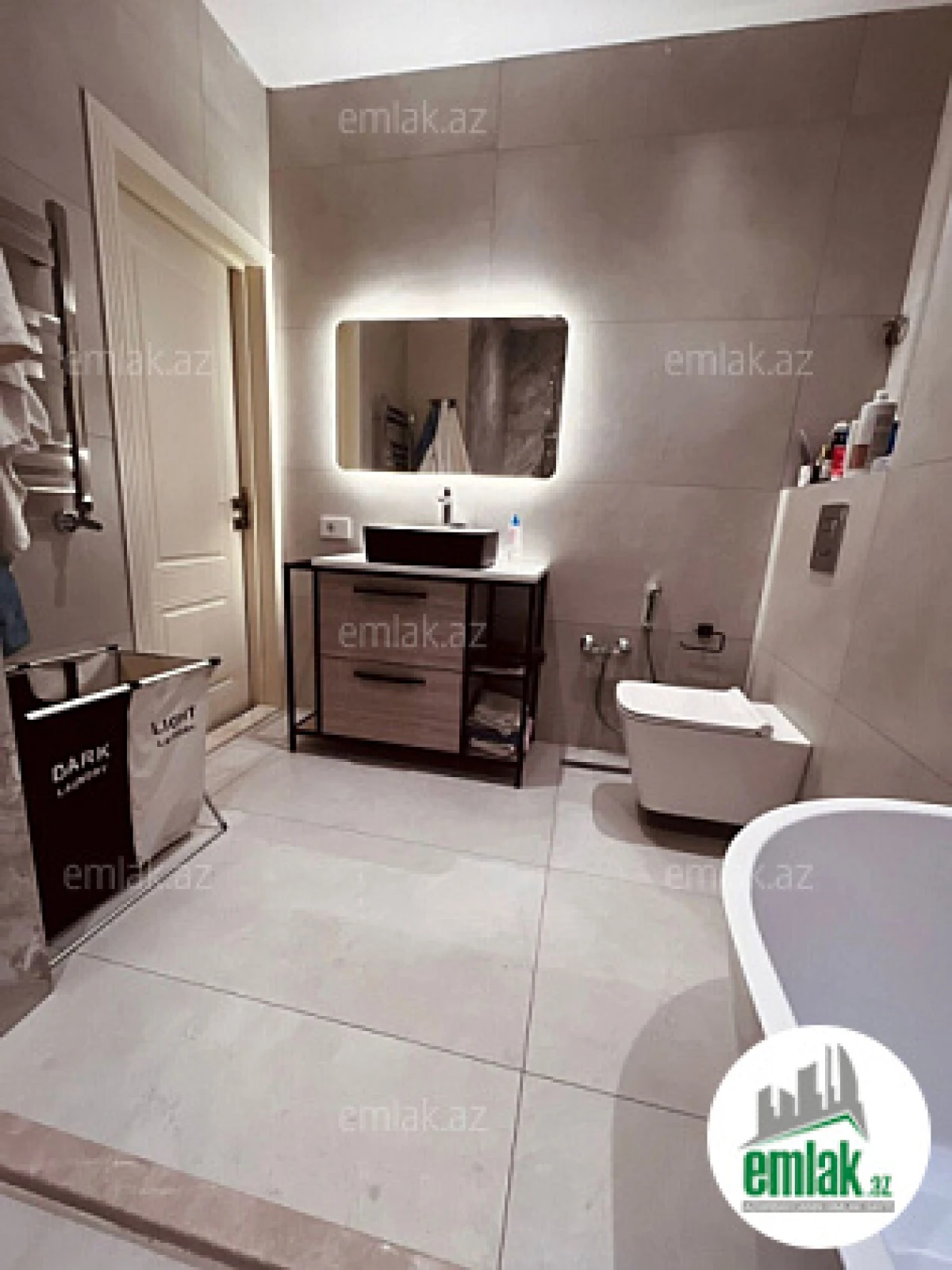 Satılır 3 otaqlı yeni tikili 160 m²