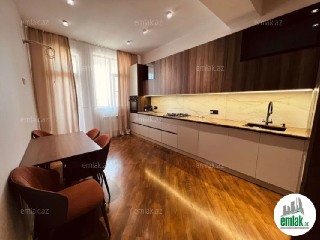 Satılır 3 otaqlı yeni tikili 160 m²