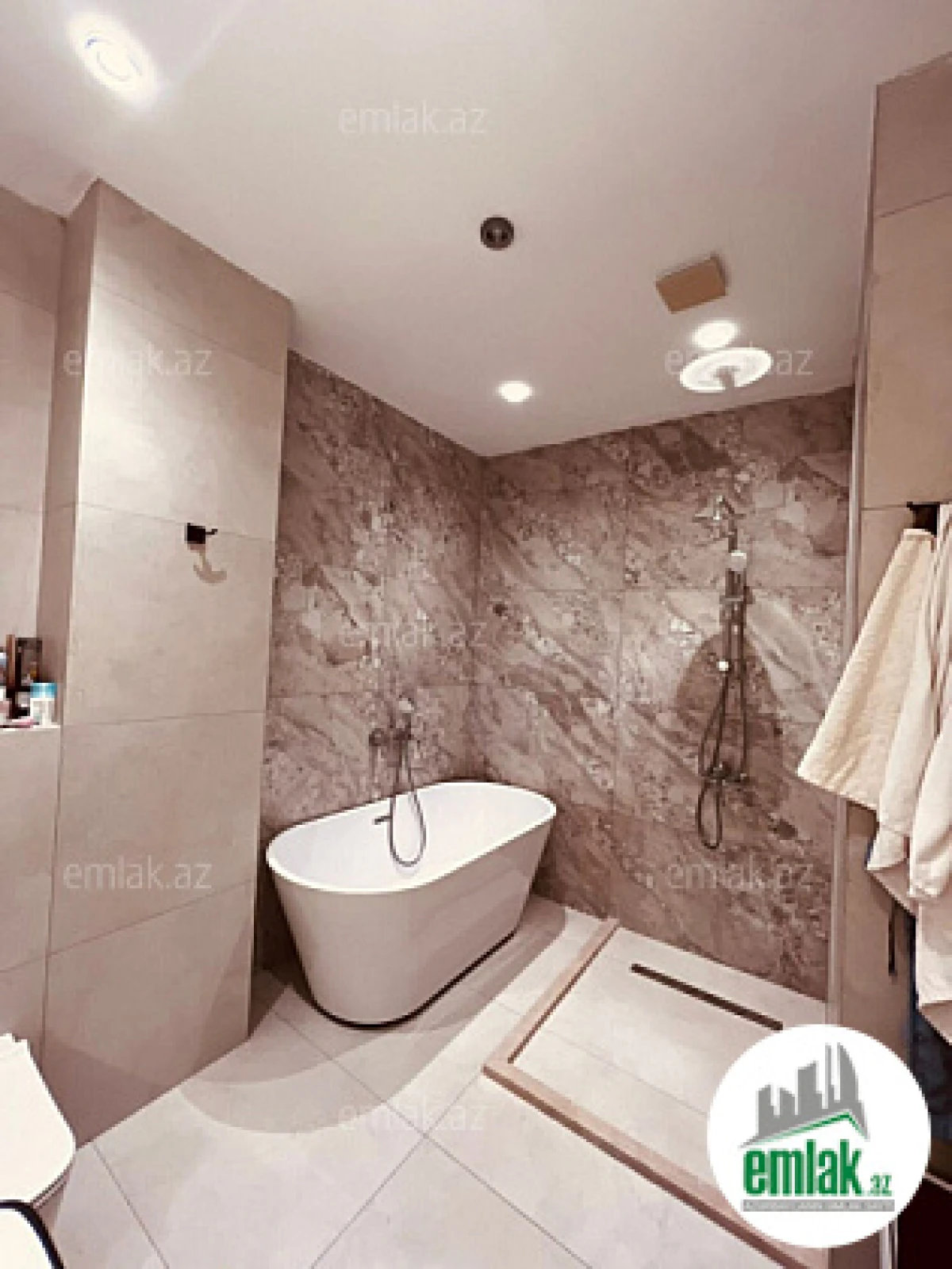 Satılır 3 otaqlı yeni tikili 160 m²