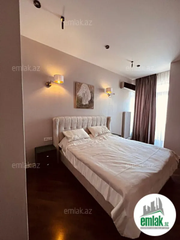 Satılır 3 otaqlı yeni tikili 160 m²