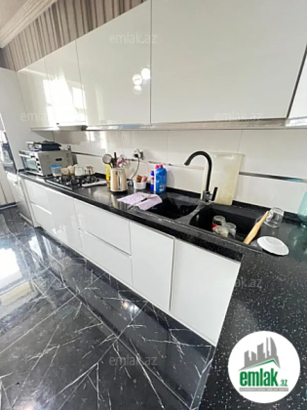 Satılır 3 otaqlı yeni tikili 150 m²