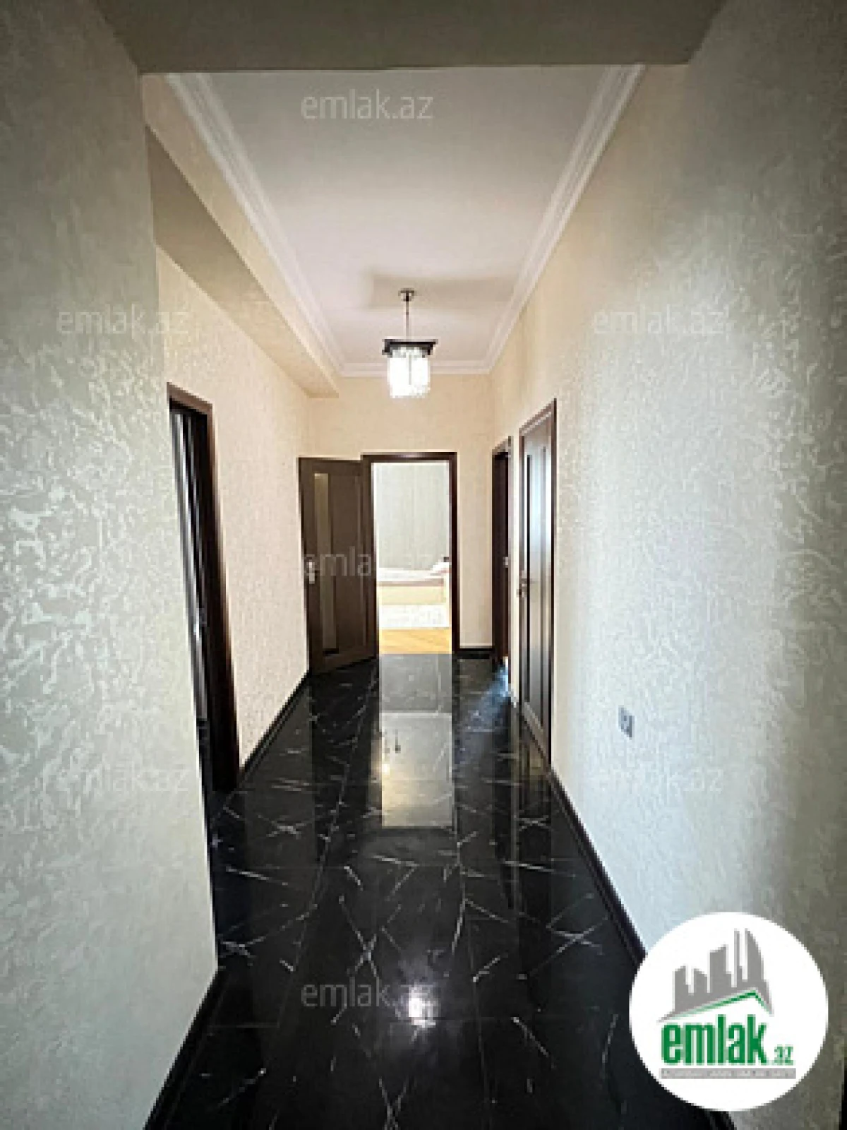 Satılır 3 otaqlı yeni tikili 150 m²