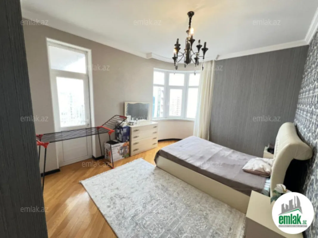 Satılır 3 otaqlı yeni tikili 150 m²