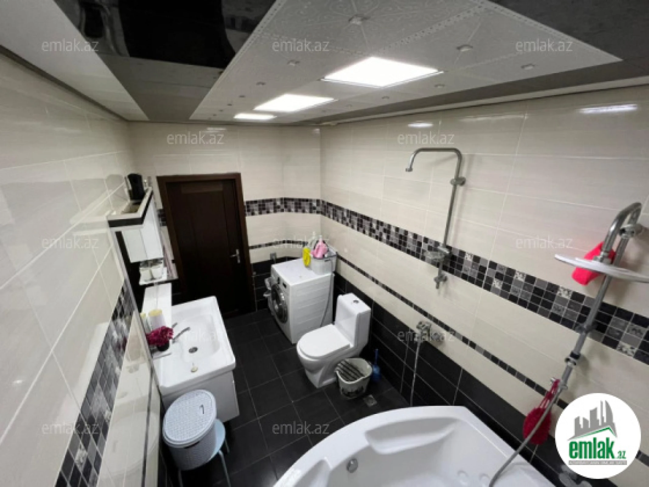 Satılır 3 otaqlı yeni tikili 150 m²