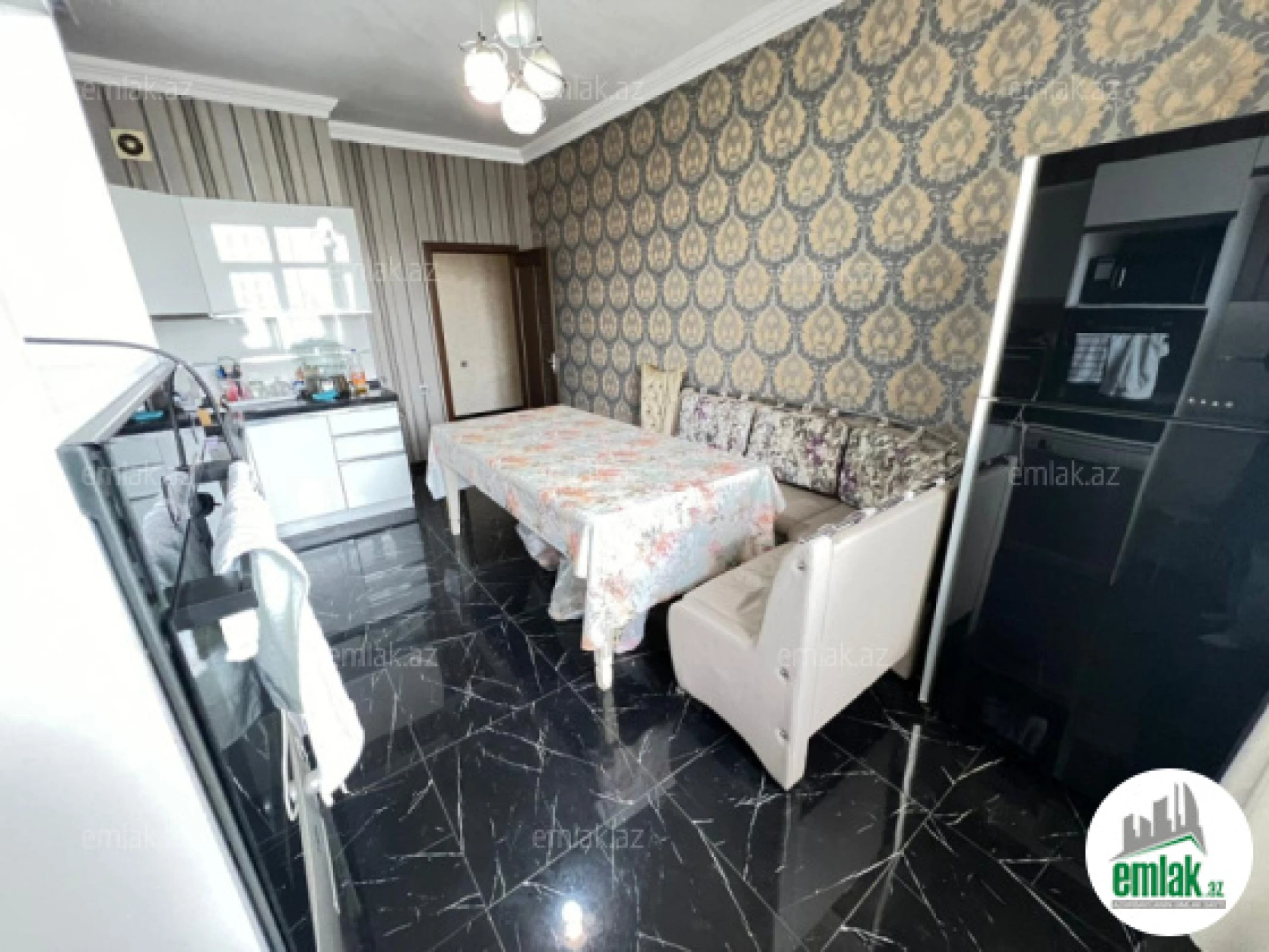 Satılır 3 otaqlı yeni tikili 150 m²