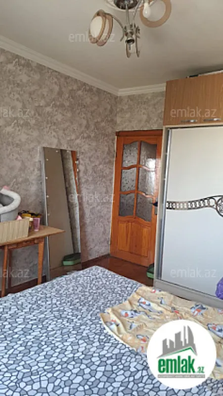 Satılır 4 otaqlı köhnə tikili 95 m²