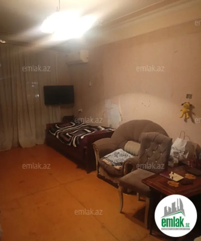 Satılır 4 otaqlı köhnə tikili 95 m²