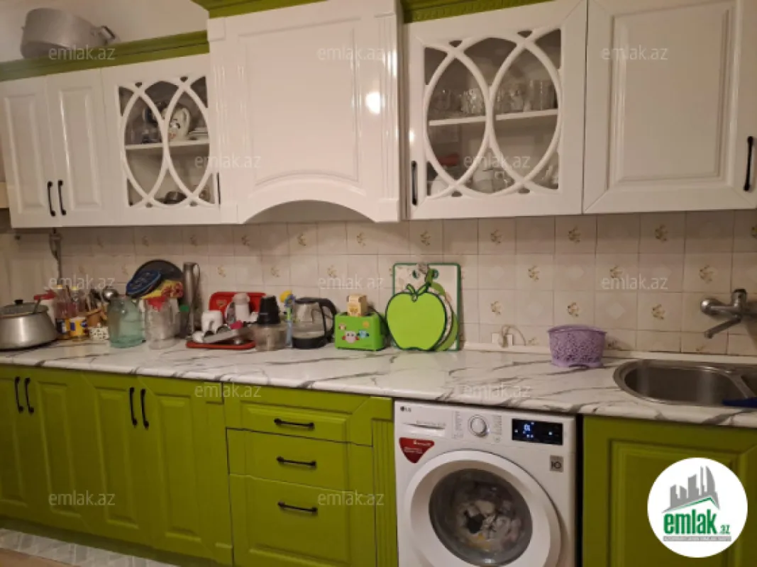 Satılır 4 otaqlı köhnə tikili 95 m²