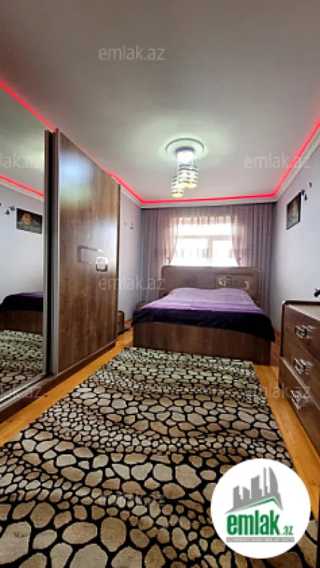 Satılır 3 otaqlı köhnə tikili 80 m²