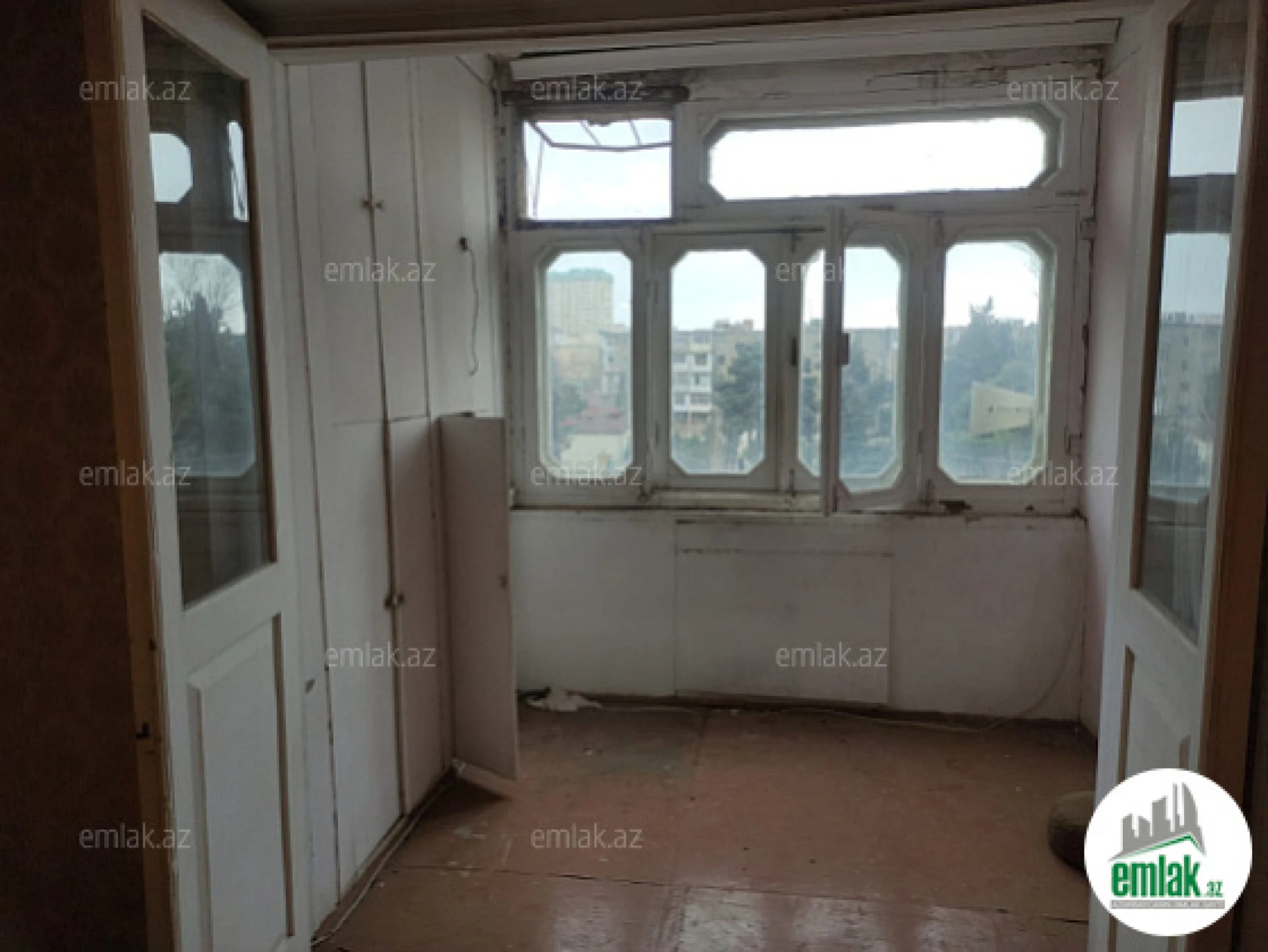 Satılır 3 otaqlı köhnə tikili 80 m²