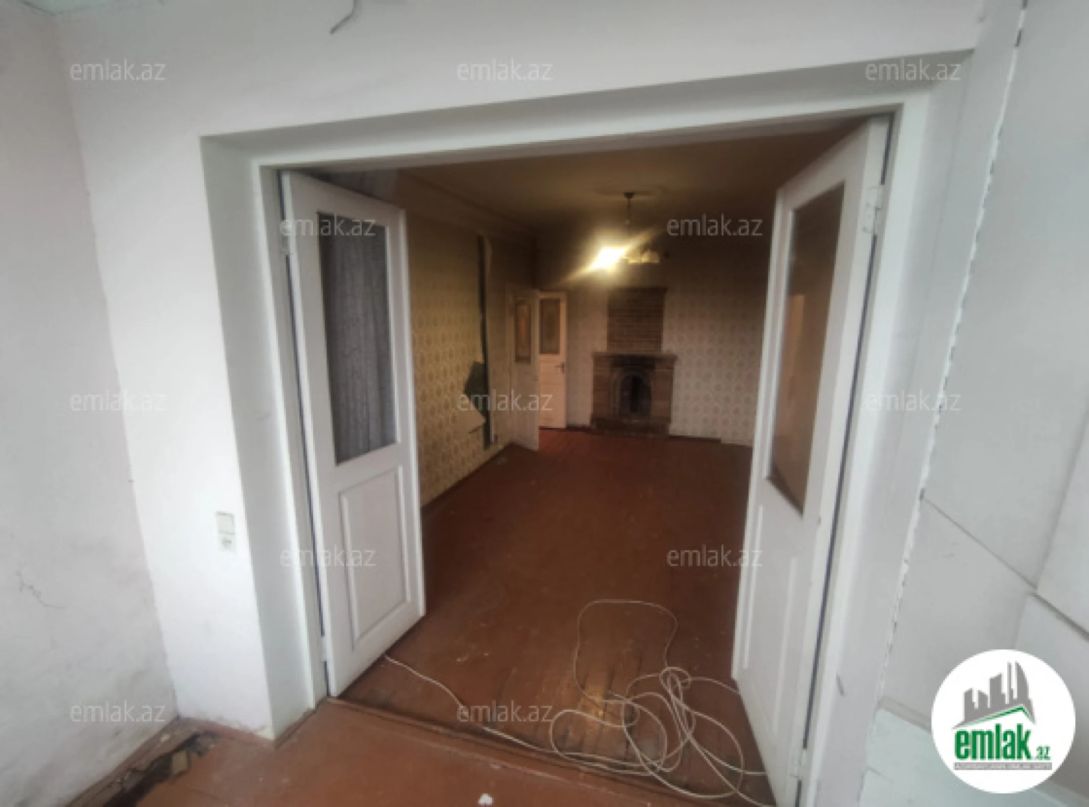 Satılır 3 otaqlı köhnə tikili 80 m²