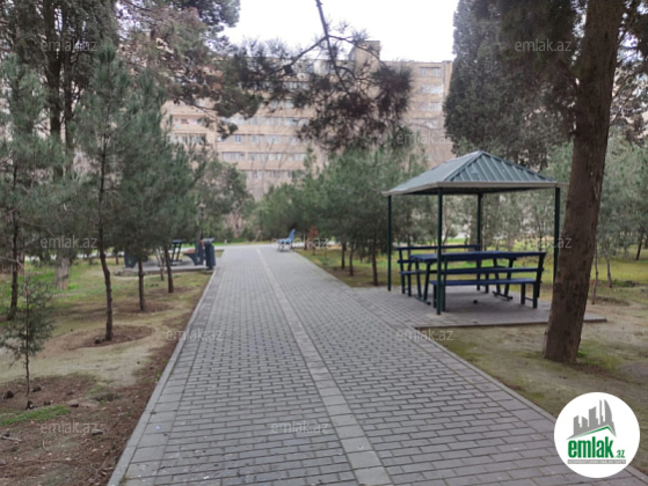 Satılır 3 otaqlı köhnə tikili 80 m²