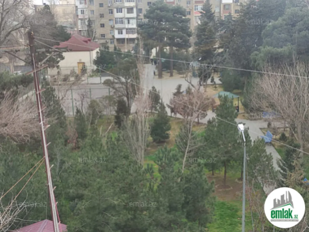 Satılır 3 otaqlı köhnə tikili 80 m²