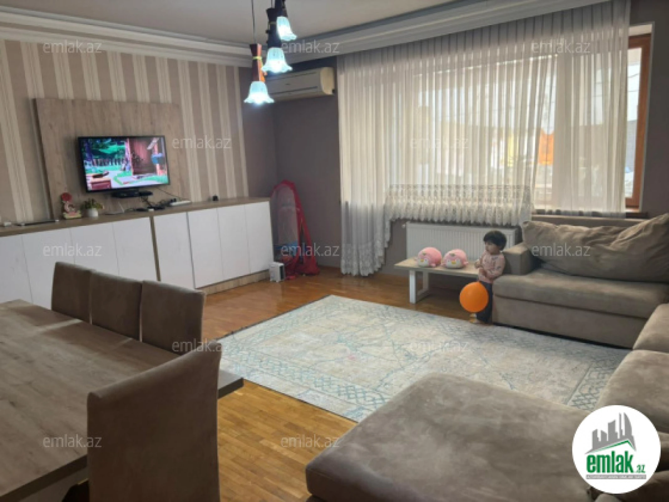 Satılır 3 otaqlı köhnə tikili 150 m²