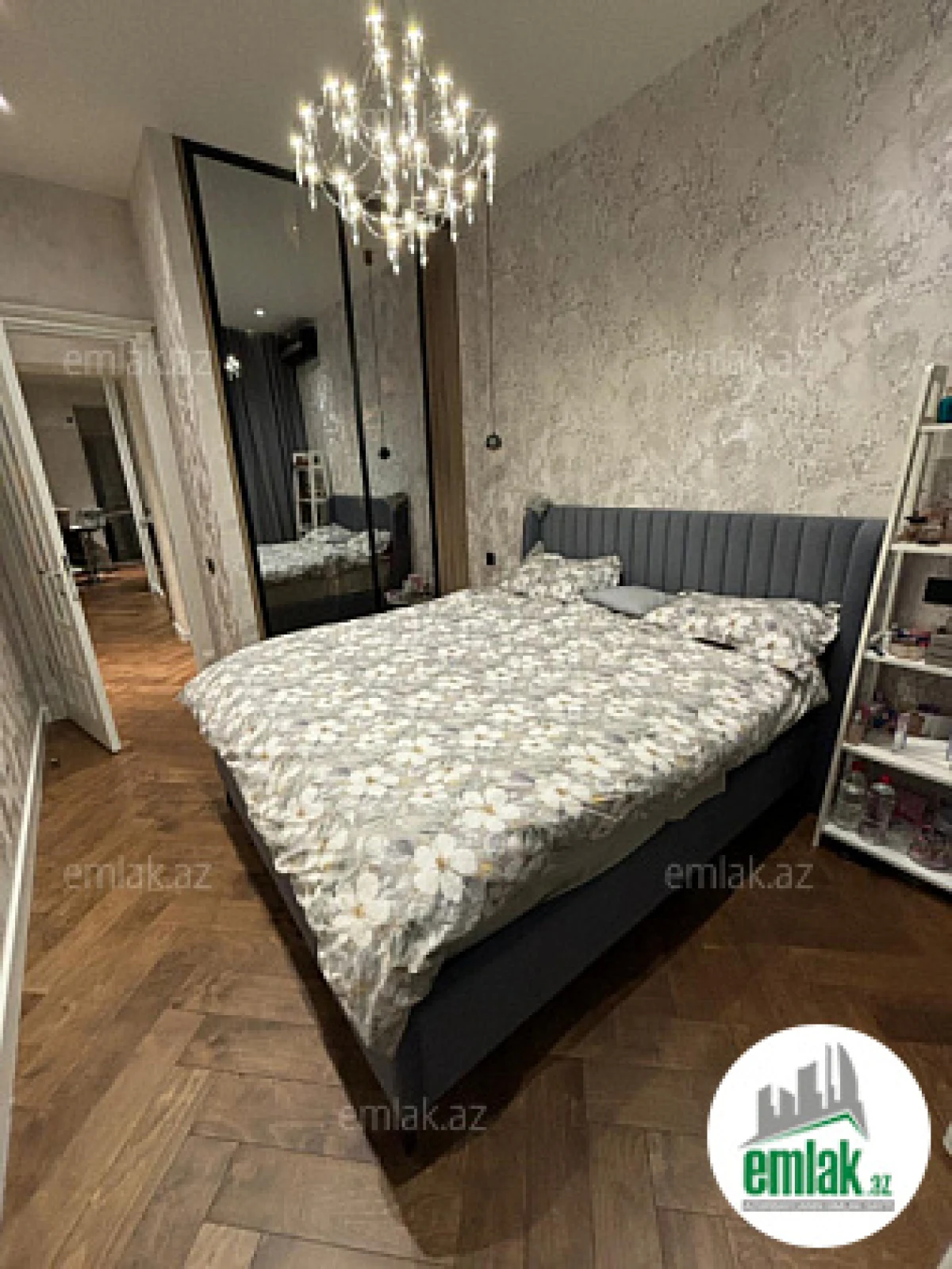 Satılır 2 otaqlı köhnə tikili 60 m²