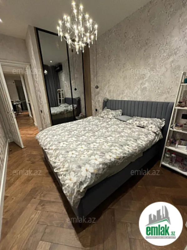 Satılır 2 otaqlı köhnə tikili 60 m²