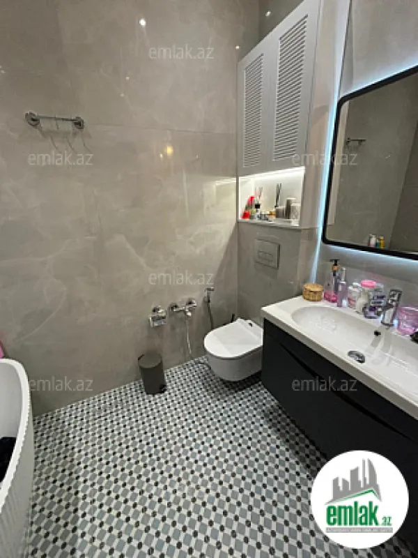 Satılır 2 otaqlı köhnə tikili 60 m²