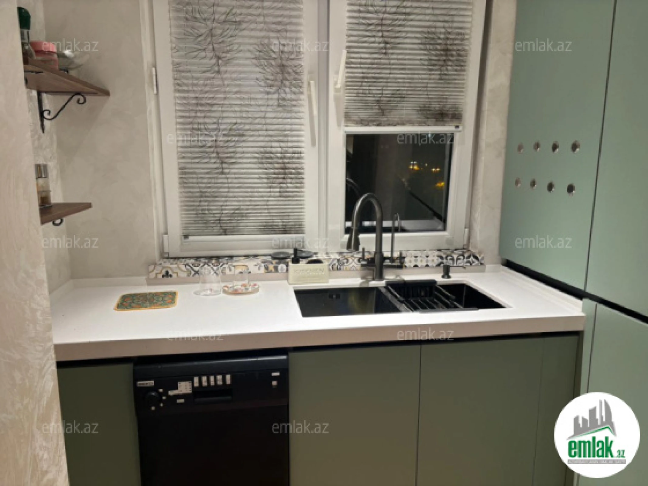 Satılır 2 otaqlı köhnə tikili 60 m²