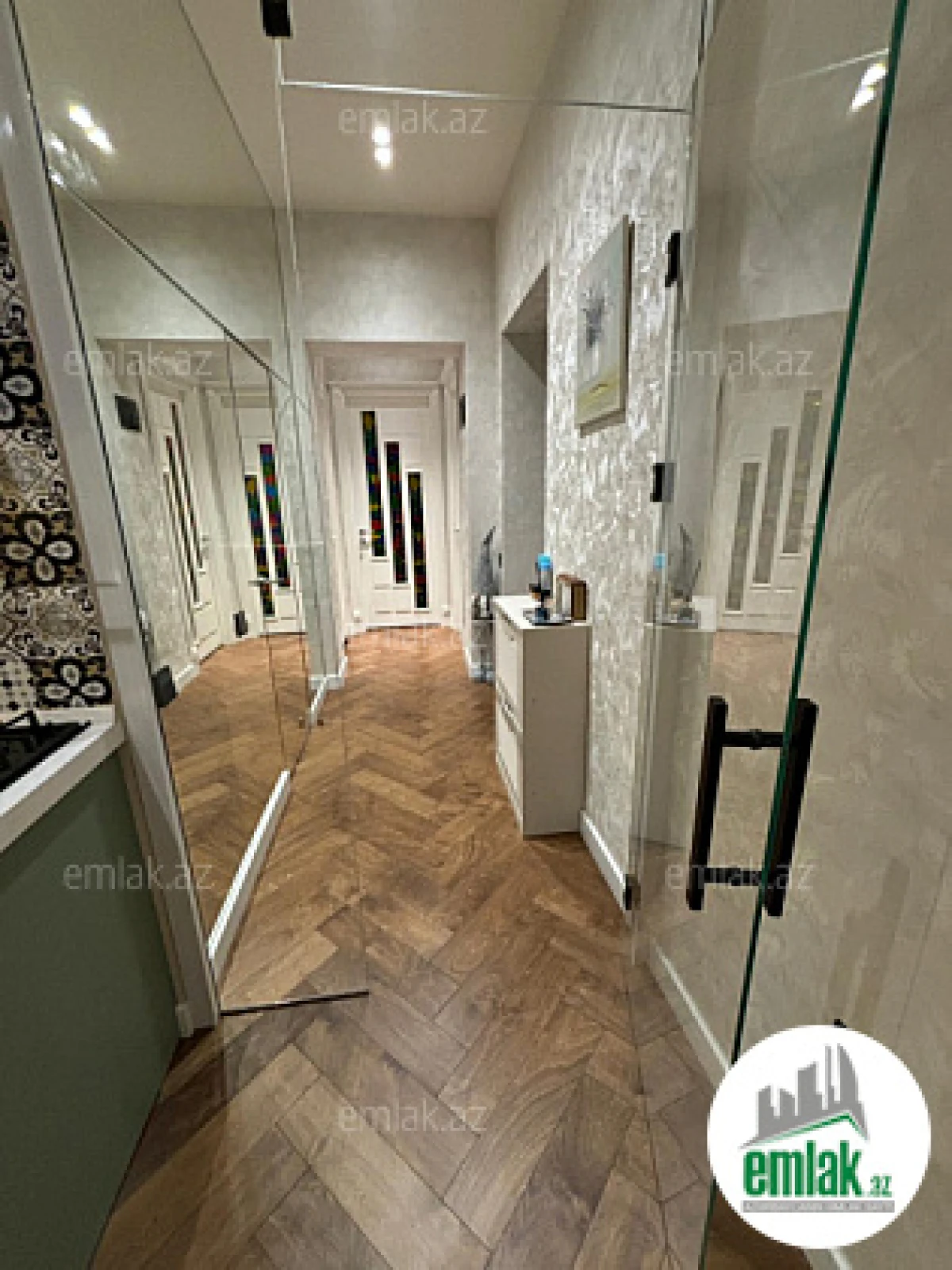 Satılır 2 otaqlı köhnə tikili 60 m²