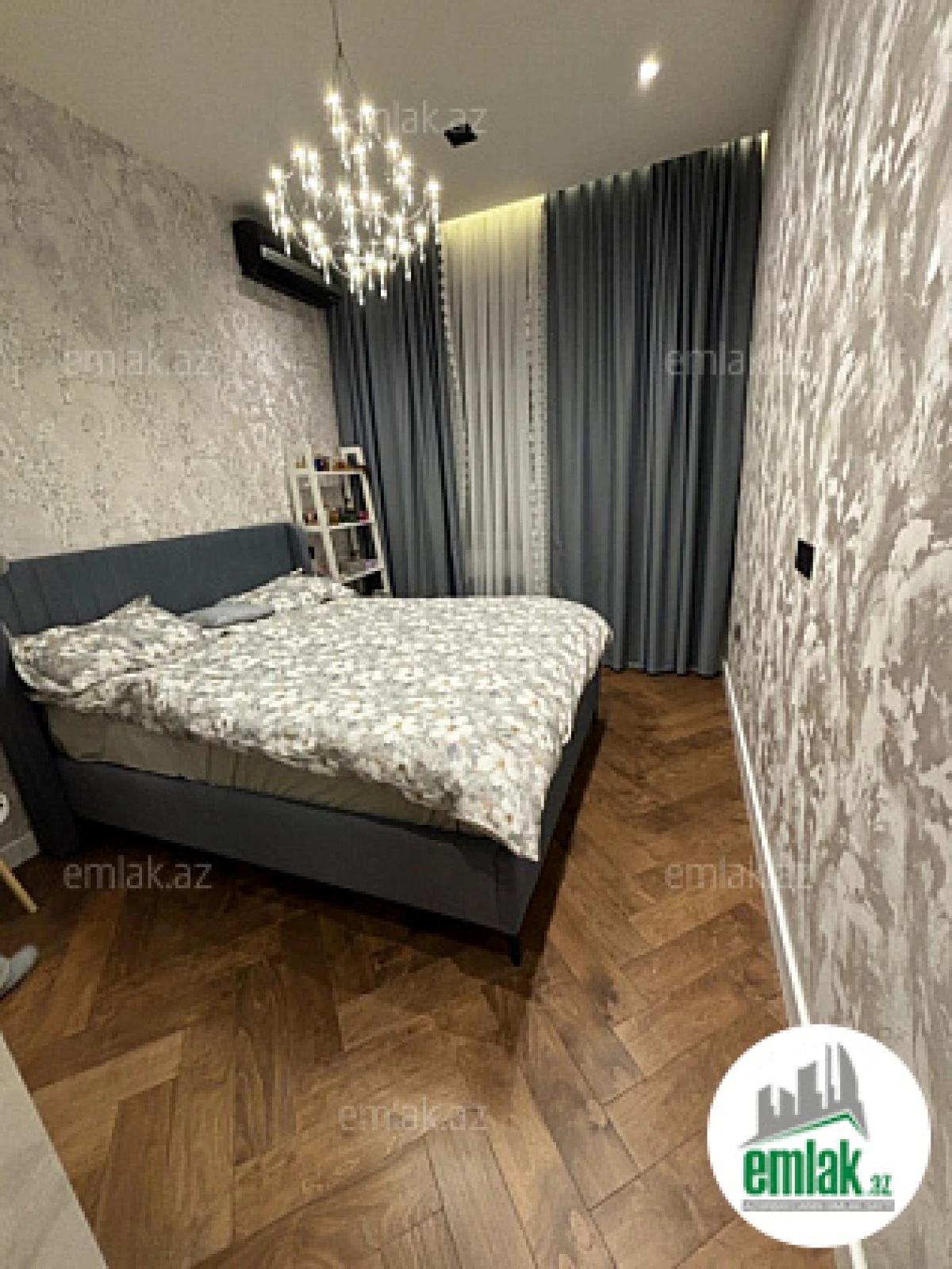 Satılır 2 otaqlı köhnə tikili 60 m²