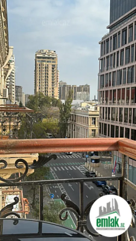 Satılır 2 otaqlı köhnə tikili 60 m²