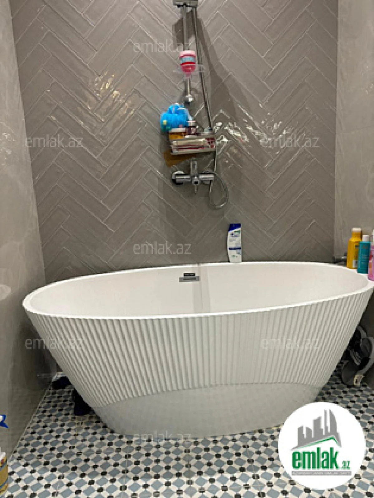 Satılır 2 otaqlı köhnə tikili 60 m²