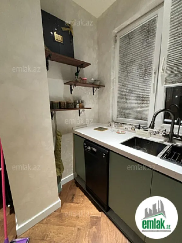 Satılır 2 otaqlı köhnə tikili 60 m²