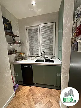 Satılır 2 otaqlı köhnə tikili 60 m²