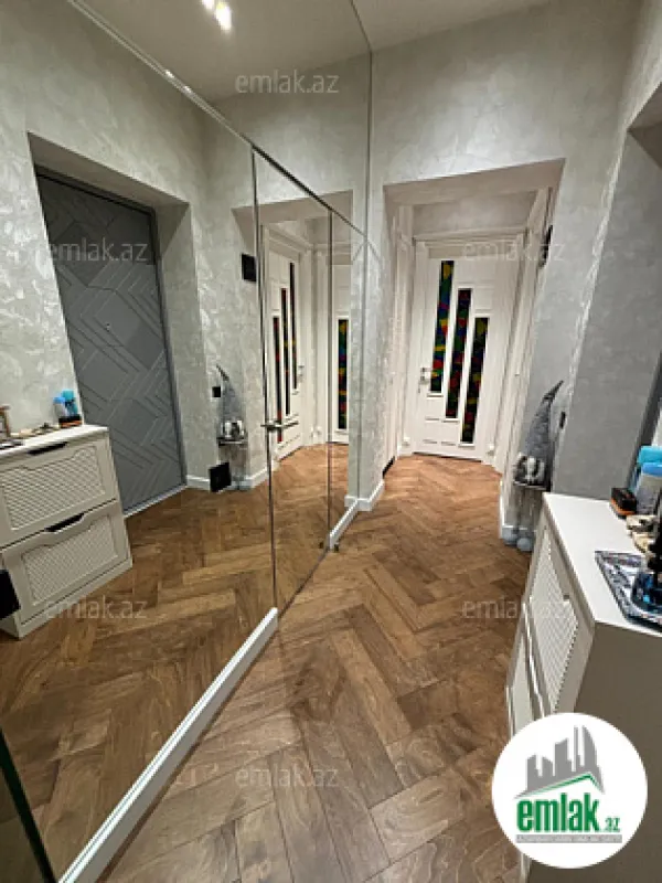 Satılır 2 otaqlı köhnə tikili 60 m²