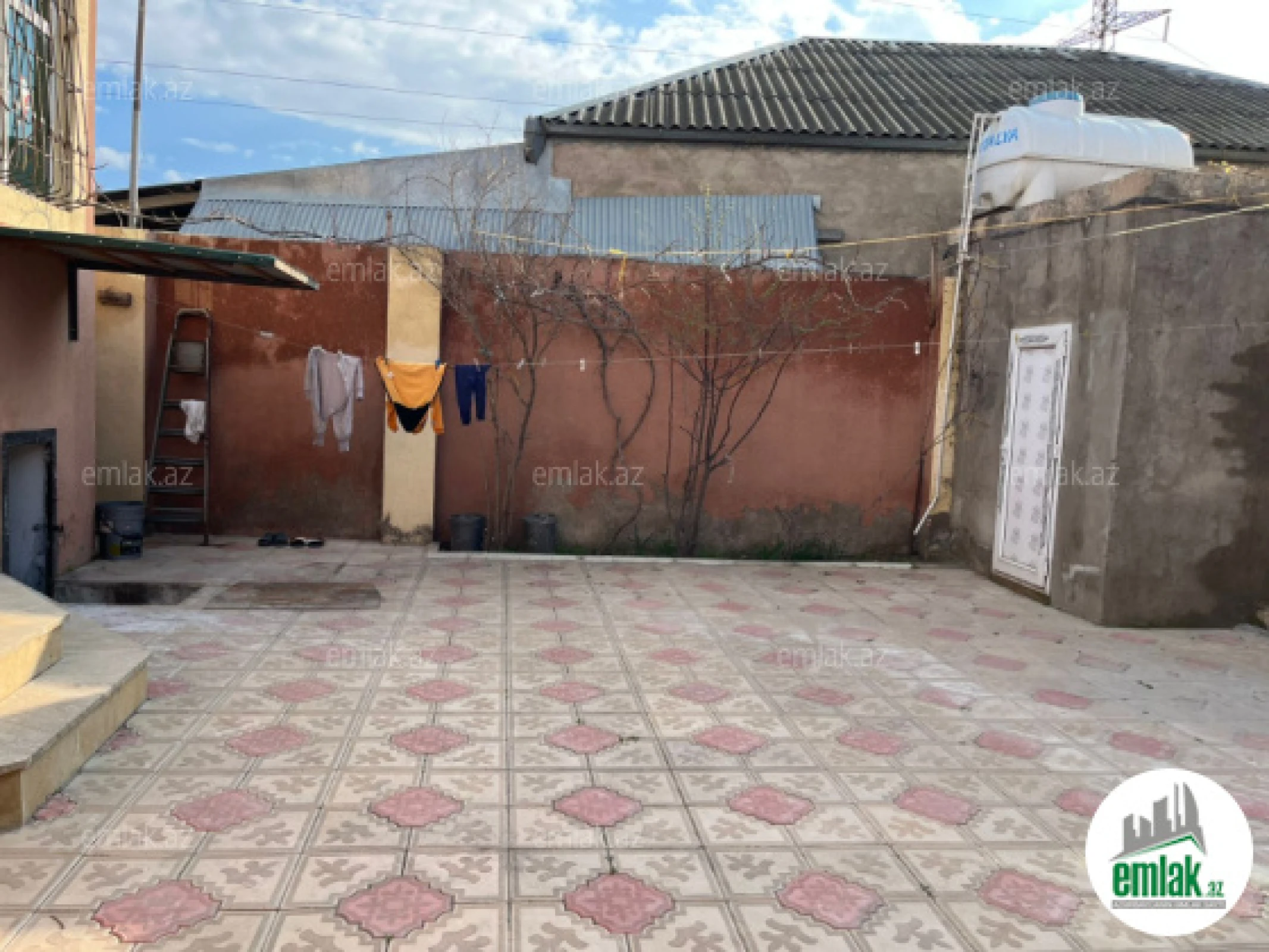 Satılır 4 otaqlı həyət evi 2.2 m²