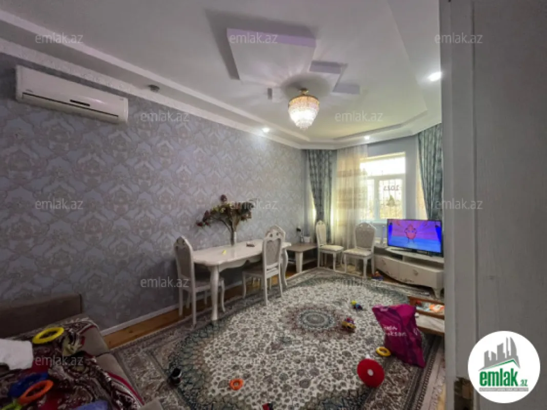 Satılır 4 otaqlı həyət evi 2.2 m²