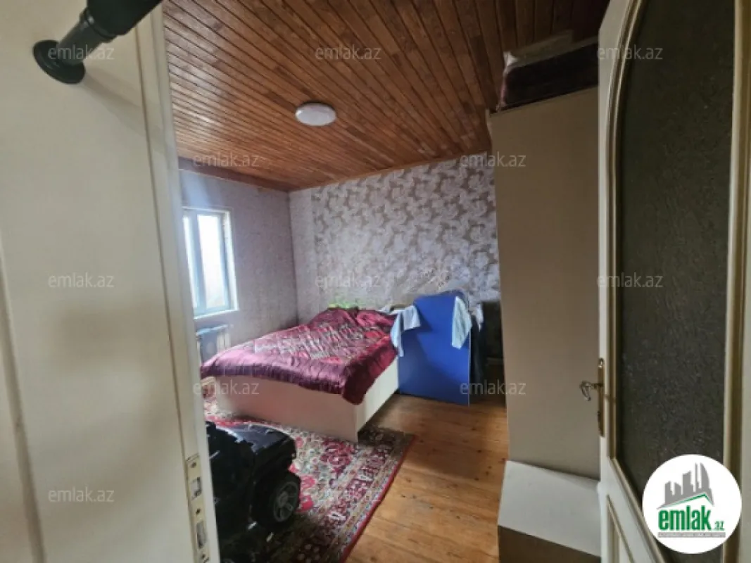 Satılır 4 otaqlı həyət evi 100 m²