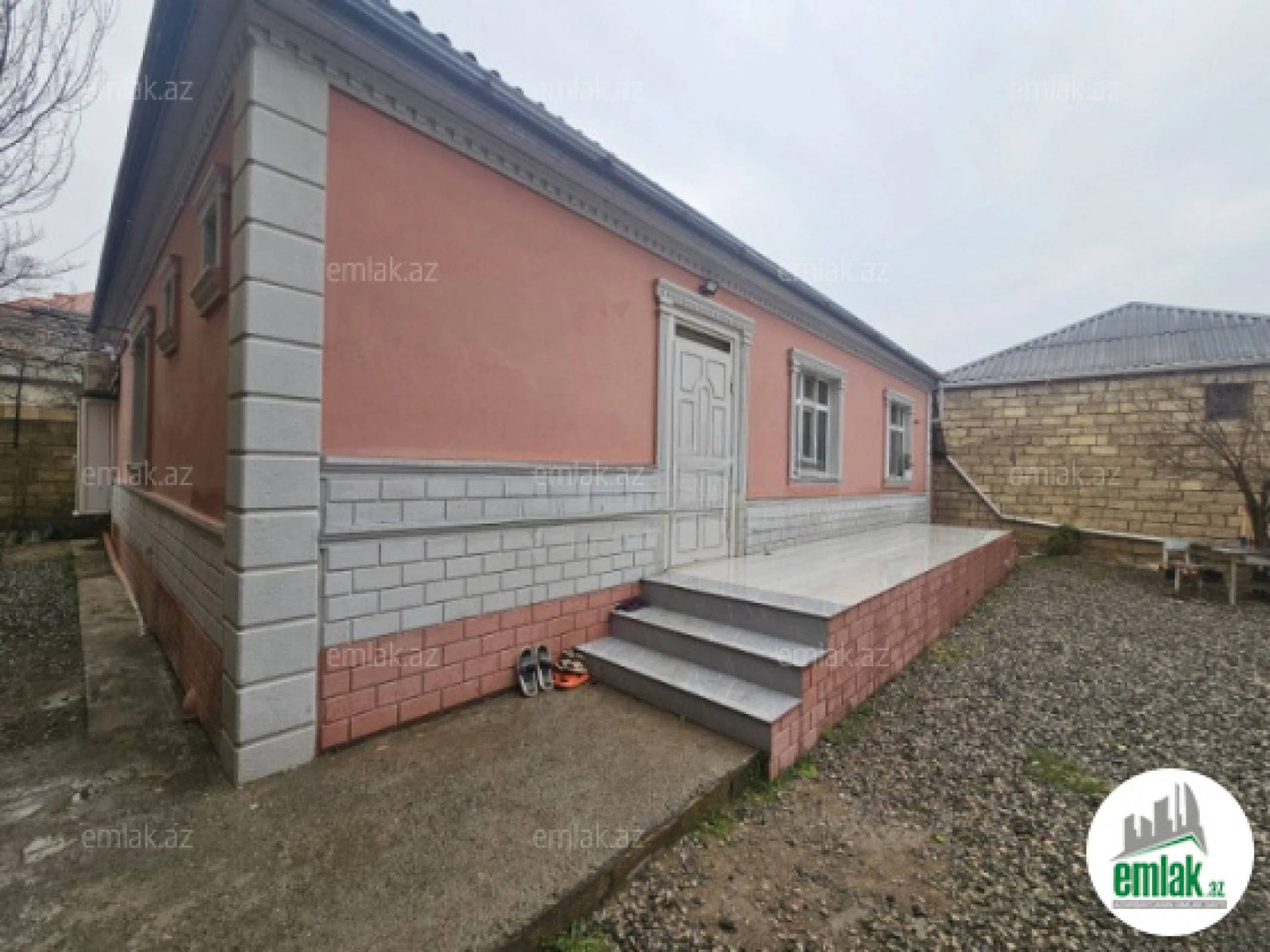 Satılır 4 otaqlı həyət evi 100 m²