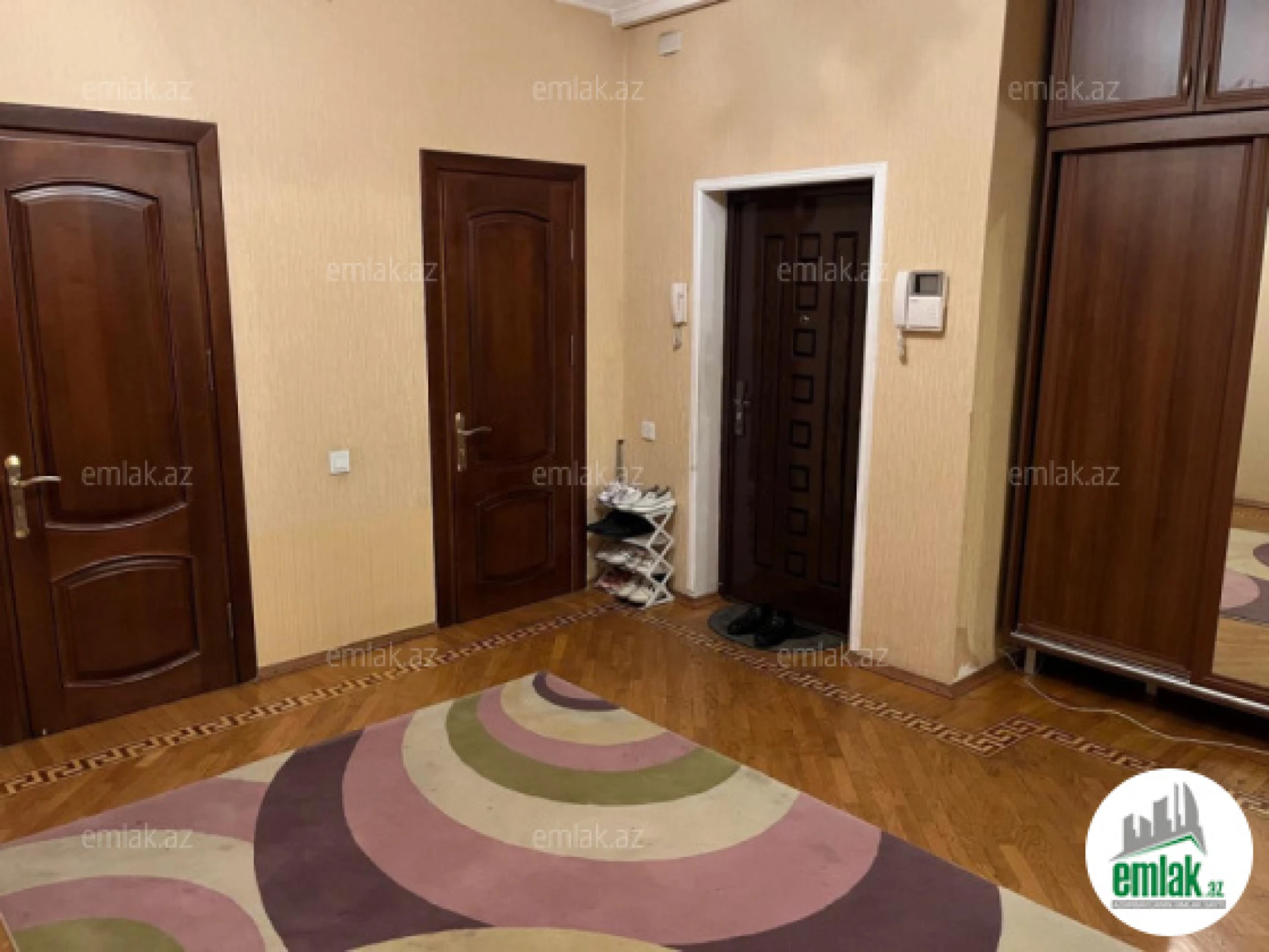 Satılır 3 otaqlı yeni tikili 170 m²