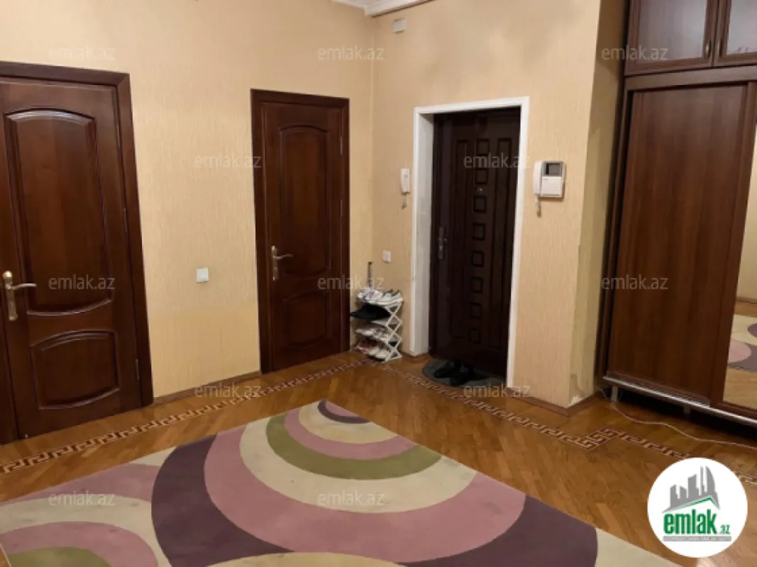 Satılır 3 otaqlı yeni tikili 170 m²