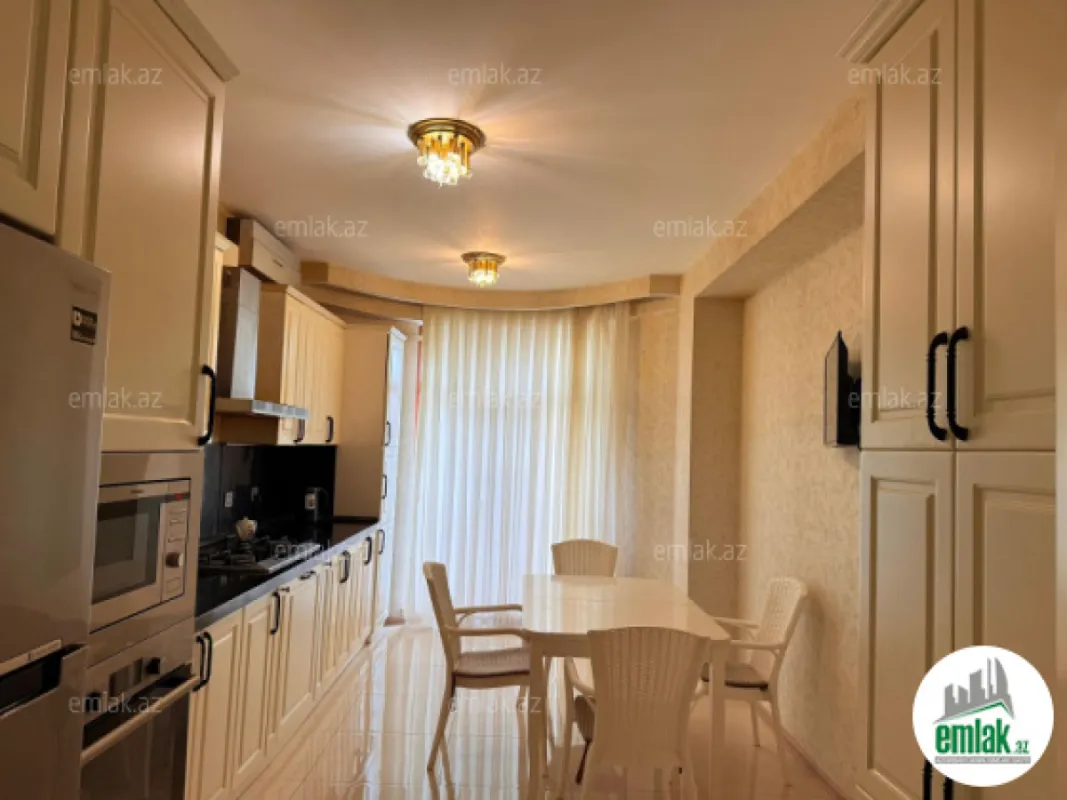 Satılır 3 otaqlı yeni tikili 157 m²