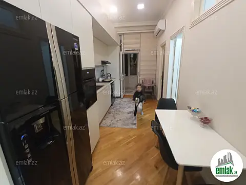 Satılır 3 otaqlı yeni tikili 77 m²