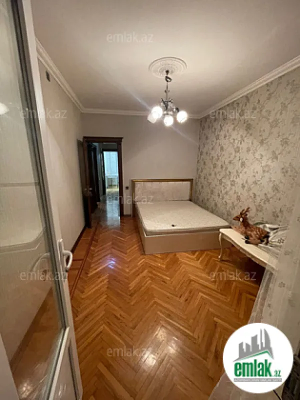 Satılır 3 otaqlı köhnə tikili 85 m²