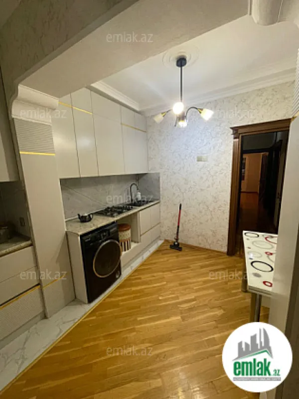 Satılır 3 otaqlı köhnə tikili 85 m²