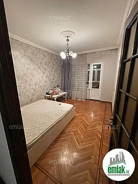 Satılır 3 otaqlı köhnə tikili 85 m²