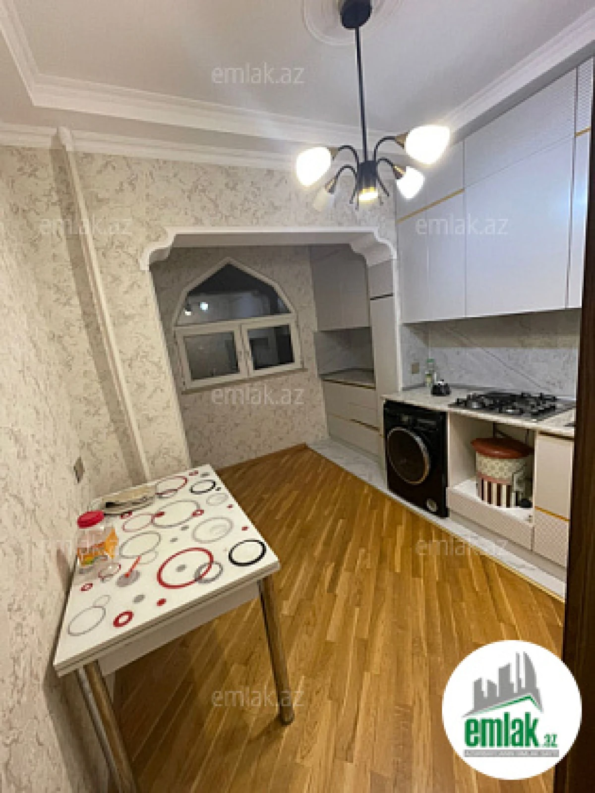 Satılır 3 otaqlı köhnə tikili 85 m²