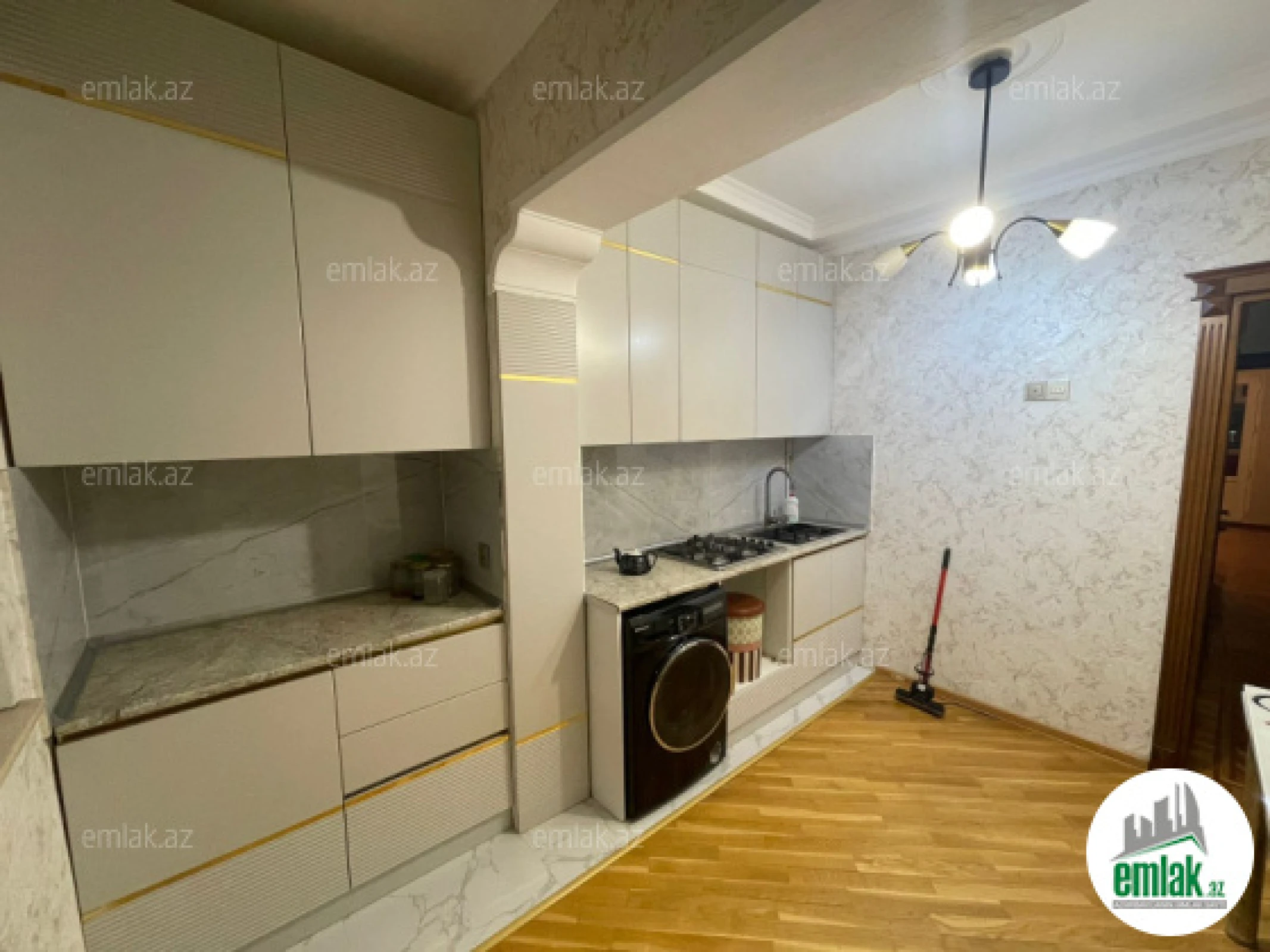 Satılır 3 otaqlı köhnə tikili 85 m²