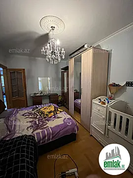 Satılır 3 otaqlı köhnə tikili 90 m²
