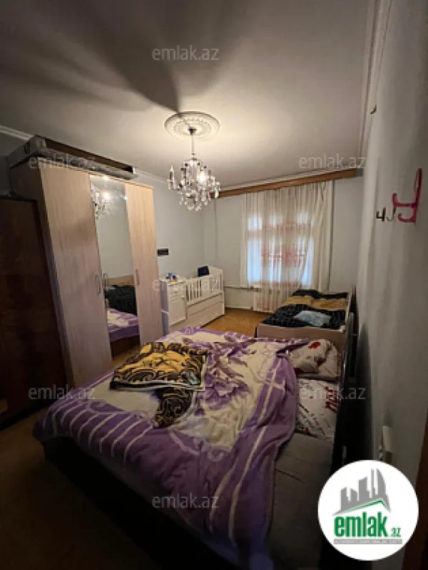 Satılır 3 otaqlı köhnə tikili 90 m²