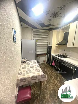 Satılır 3 otaqlı köhnə tikili 90 m²