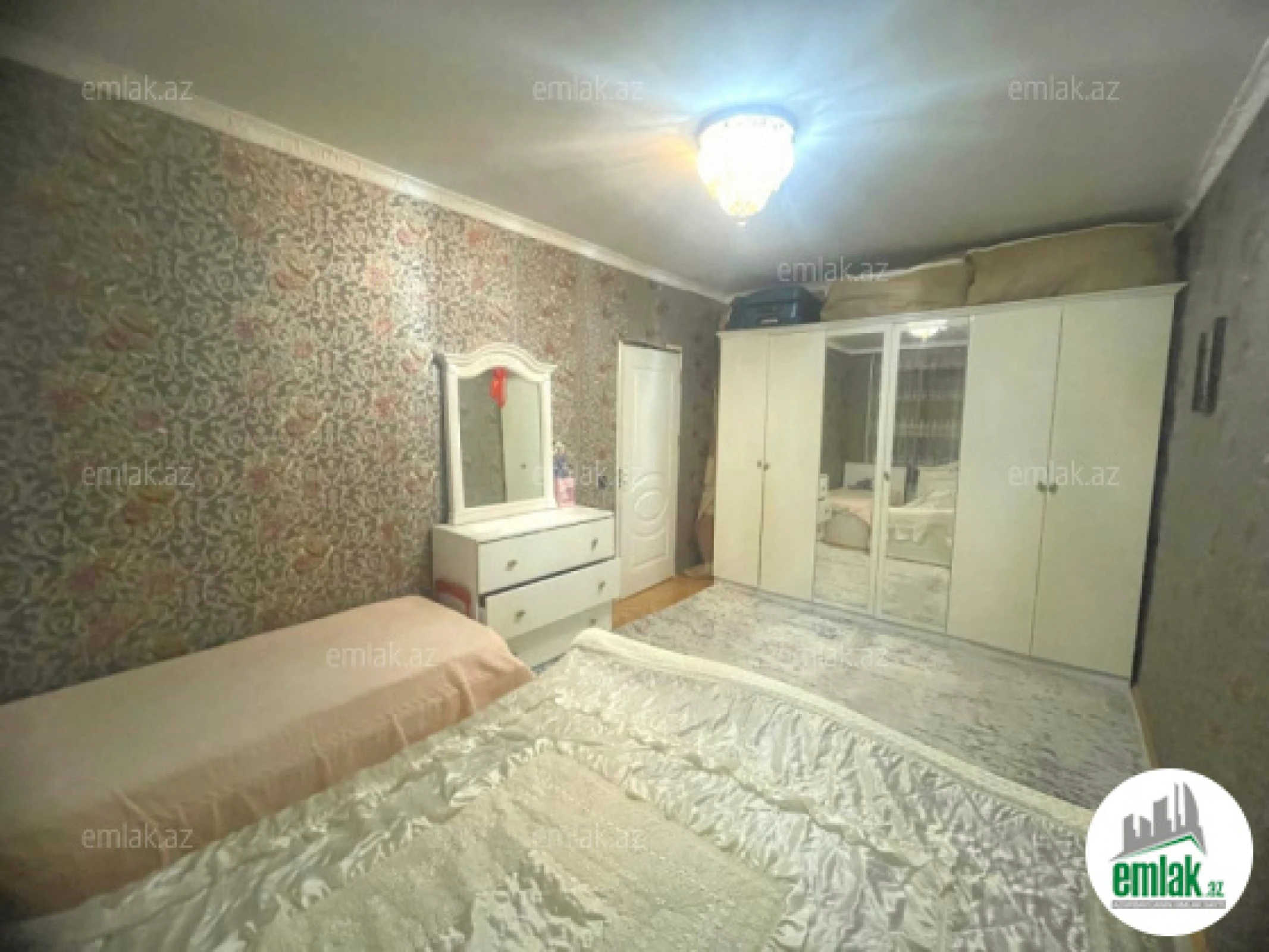 Satılır 3 otaqlı köhnə tikili 90 m²