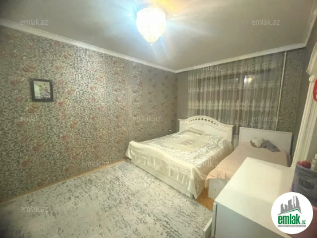 Satılır 3 otaqlı köhnə tikili 90 m²