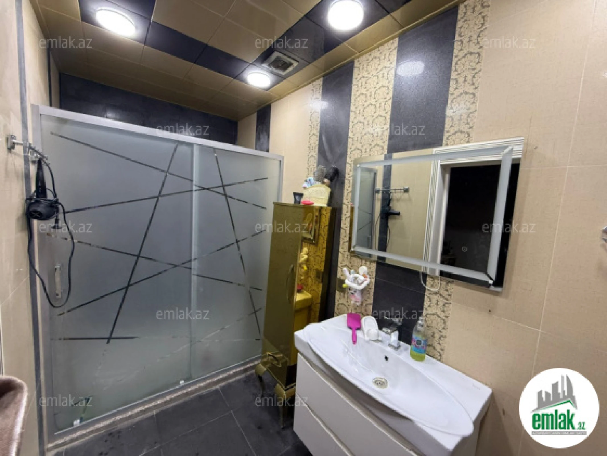 Satılır 3 otaqlı yeni tikili 140 m²