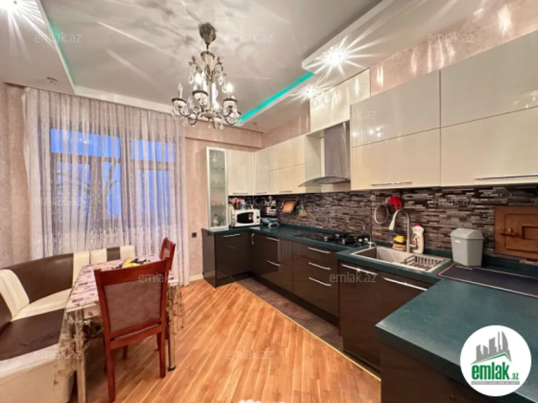 Satılır 3 otaqlı yeni tikili 140 m²