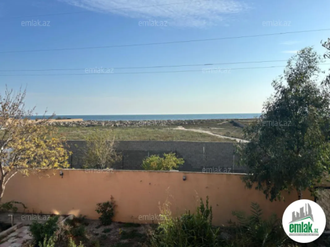 Satılır 7 otaqlı köhnə tikili 320 m²